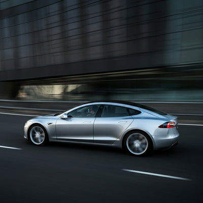 Tesla, Avrupa'da FSD Denetimli Yolculukları Üç Ay Uzattı