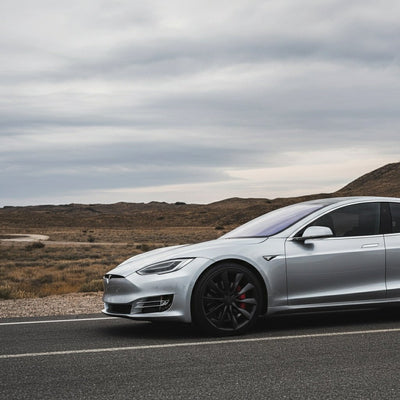Tesla Hacker Yazılım Güncellemesi 2025.32.3'te Potansiyel Hayat Kurtarıcı FSD Önerilerini Açıklıyor