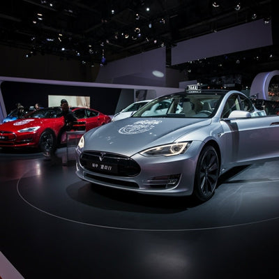 Tesla, Çin İthalat Fuarı'nda Cybercab ve Optimus ile Büyük İlgi Çekti