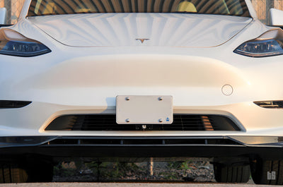 Plakanızı Mükemmel Bir Şekilde Takmak: Tesla Model Y'ye Ön Plaka Takma Rehberi