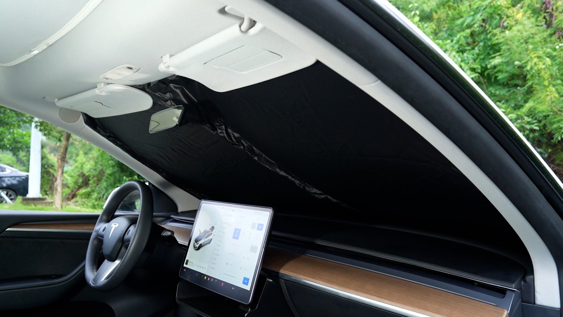 Does a Tesla Windshield Block UV Rays? Is a Tesla Windshield Sunshade Necessary? - Tesery Official Store