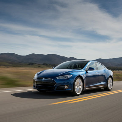 Elon Musk, Tesla Robotaksi lansmanının şirketleri Tam Otonom Sürüş lisansı almaya zorlayacağını söylüyor