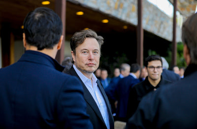 Elon Musk'un İkilemi: Tesla'nın Yapay Zekâ ve Robotik Geleceği Bir Kavşakta