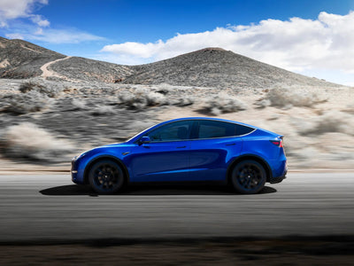 Tesla Model Y Ön Cam Silecekleri Nasıl Açılır?