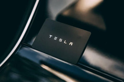 Tesla Model 3 Kart ile Nasıl Açılır?