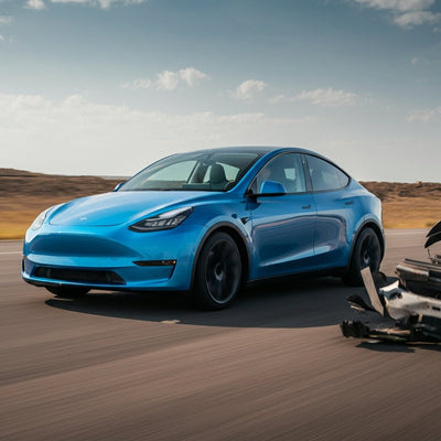 Yeni Tesla Model Y Şok Edici Yüksek Hızlı Kaza Sonrası Çok Dayanıklı Olduğunu Kanıtladı