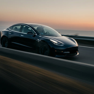 Tesla, Aylar İçinde Araç Kullanırken Mesajlaşma İmkanı Duyurdu