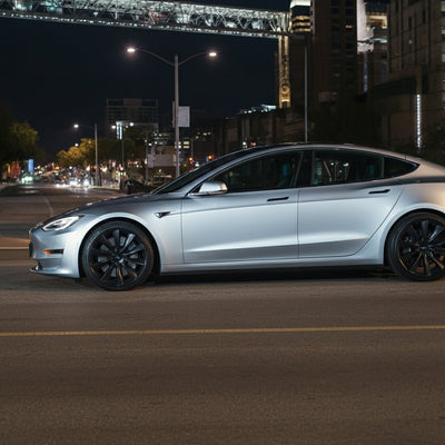 Tesla, Austin, Teksas'ta Robotaksi Davetiyelerinin İlk Dağıtımına Başladı