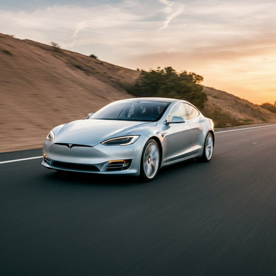 Tesla, Gelecekteki Yolcu Taşıma Rakiplerinin Sürücüleri için 1.000 Dolarlık Promosyon Sunuyor