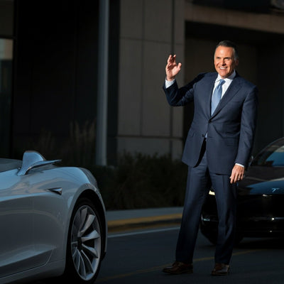 Tesla Hisse Senedi Analizi: Jim Cramer Yatırımcılar İçin Parlak Bir Gelecek Öngörüyor