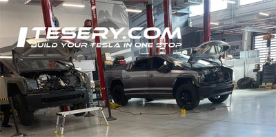 Tesla'nın Oyuncu Dokunuşu: Cybertruck, Ford F-150 Lightning Kamufle Edilmiş