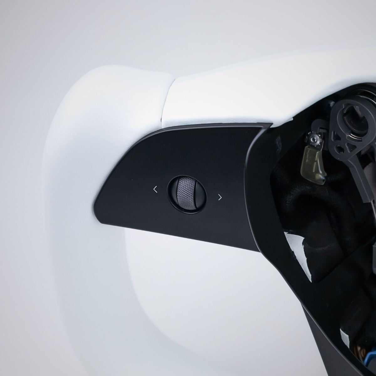 TESERY Yoke Plaid Steering Wheel for Tesla Model 3 / Y【White Leather】 - Tesery Official Store